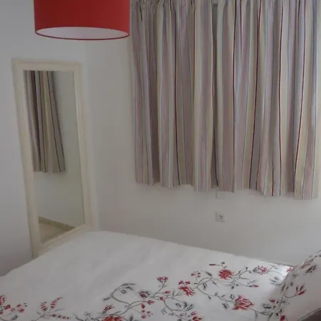 Gesamte In Mit Terrasse By Interhome Lejlighed *